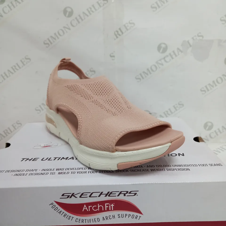 BOXED SKETCHERS ARCH FIT OPEN TOE SANDALS - SIZE 6