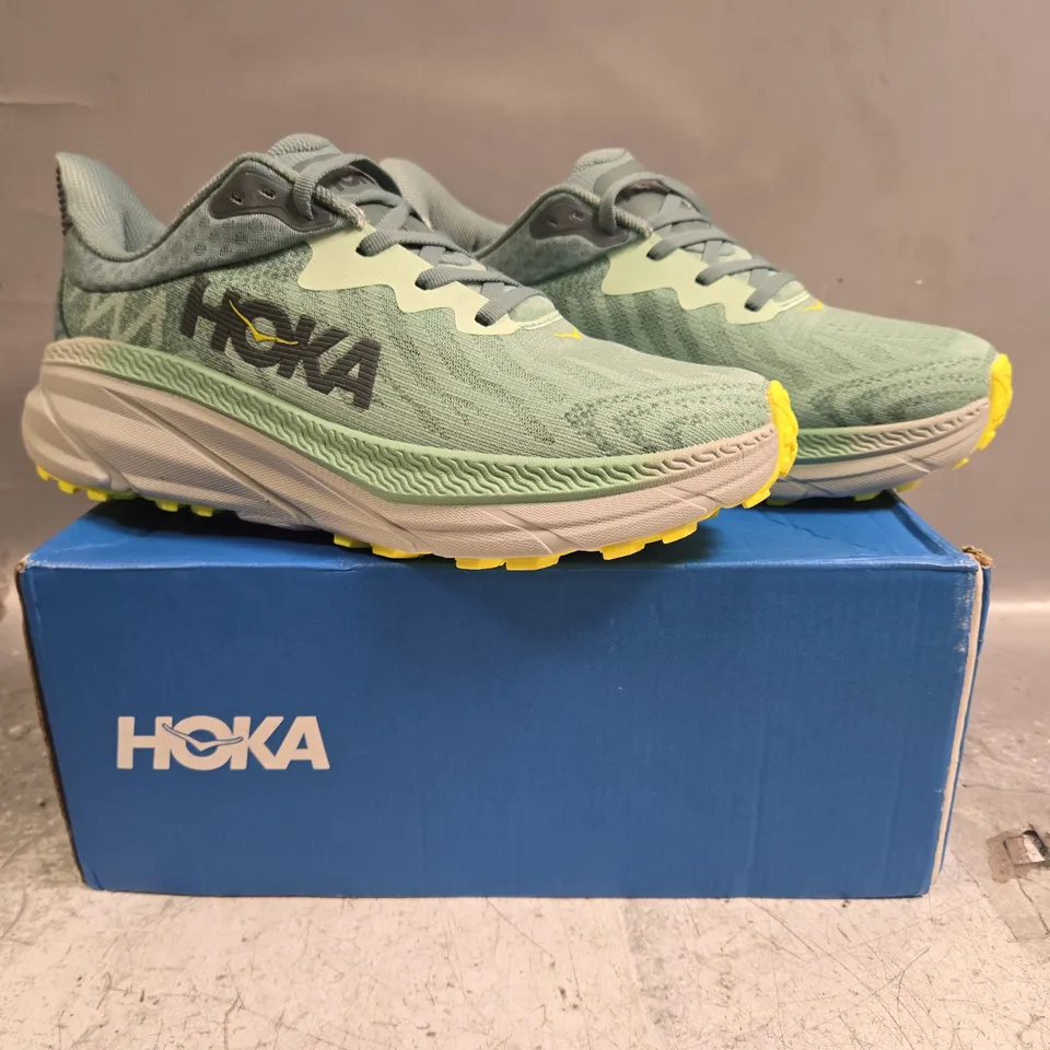 BOXED PAIR OF HOKA CHALLENGER ATR 7 TRAINERS IN SAGE/MINT/LIME SIZE UK 9