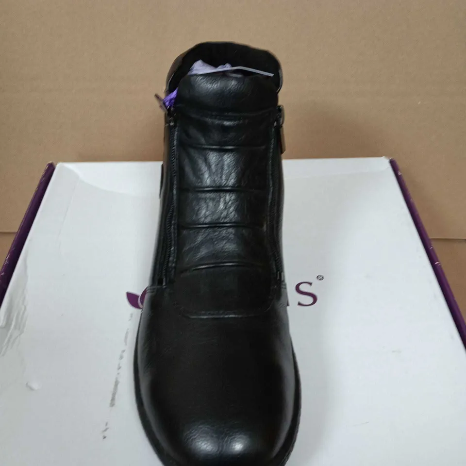 BOXED PAIR OF LOTUS ATLANTA BLACK LEATHER ANKLE BOOTS – UK 7