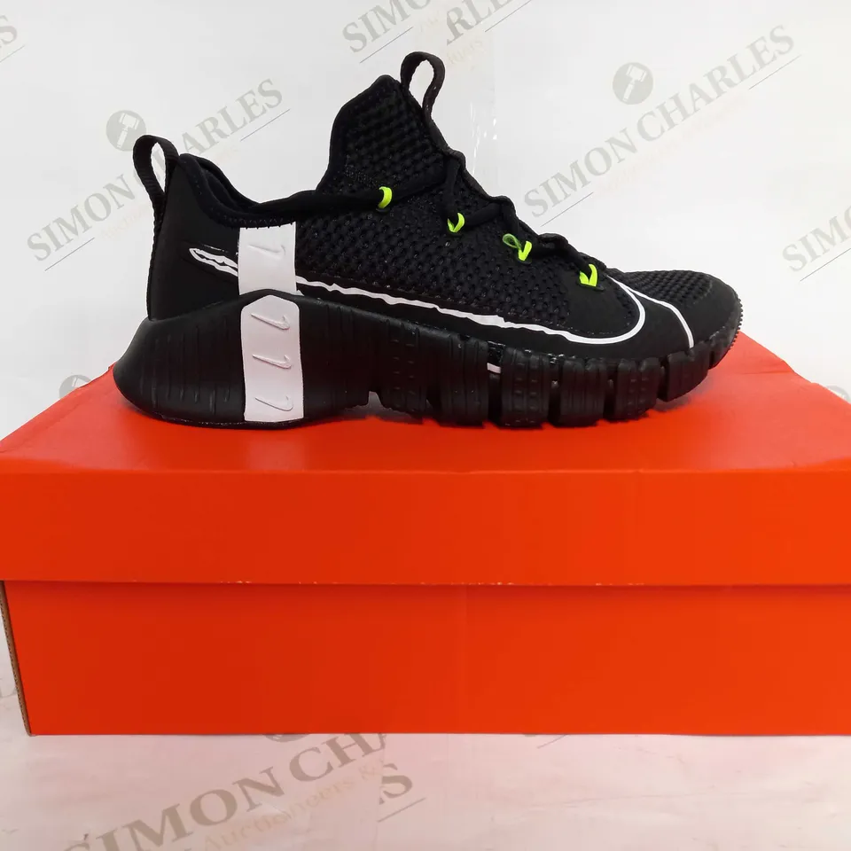 NIKE FREE METCON 3 IN BLACK - UK 7