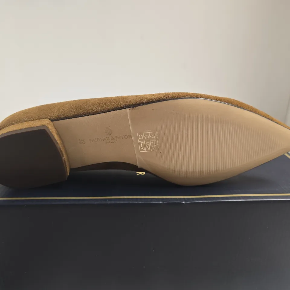 BOXED PAIR OF FAIRFAX & FAVOUR TAN SUEDE BALLET FLATS – UK 5 (EU 38)