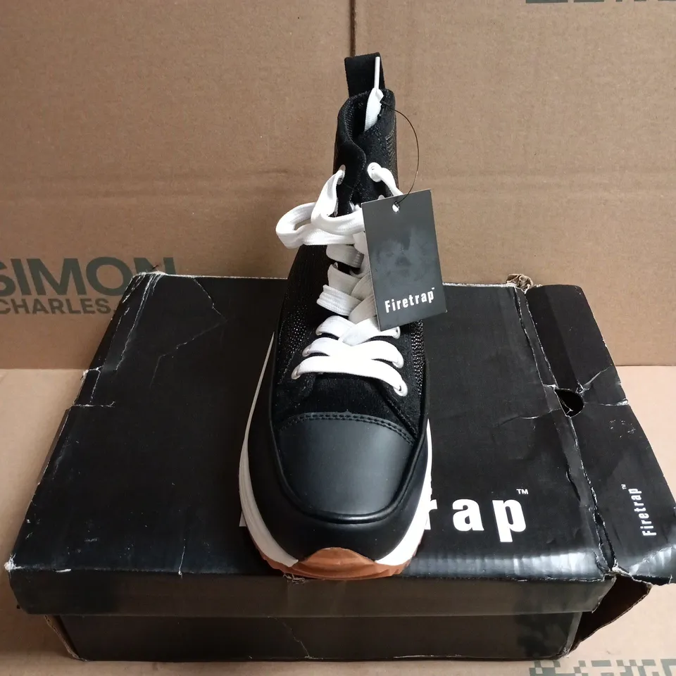 BOXED PAIR OF FIRETRAP PLATFORM HI TOP LADIES TRAINERS IN BLACK - 6