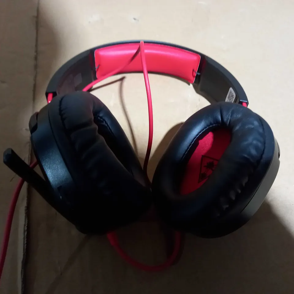 TURTLE BEACH BLACK RED HEADPHONES