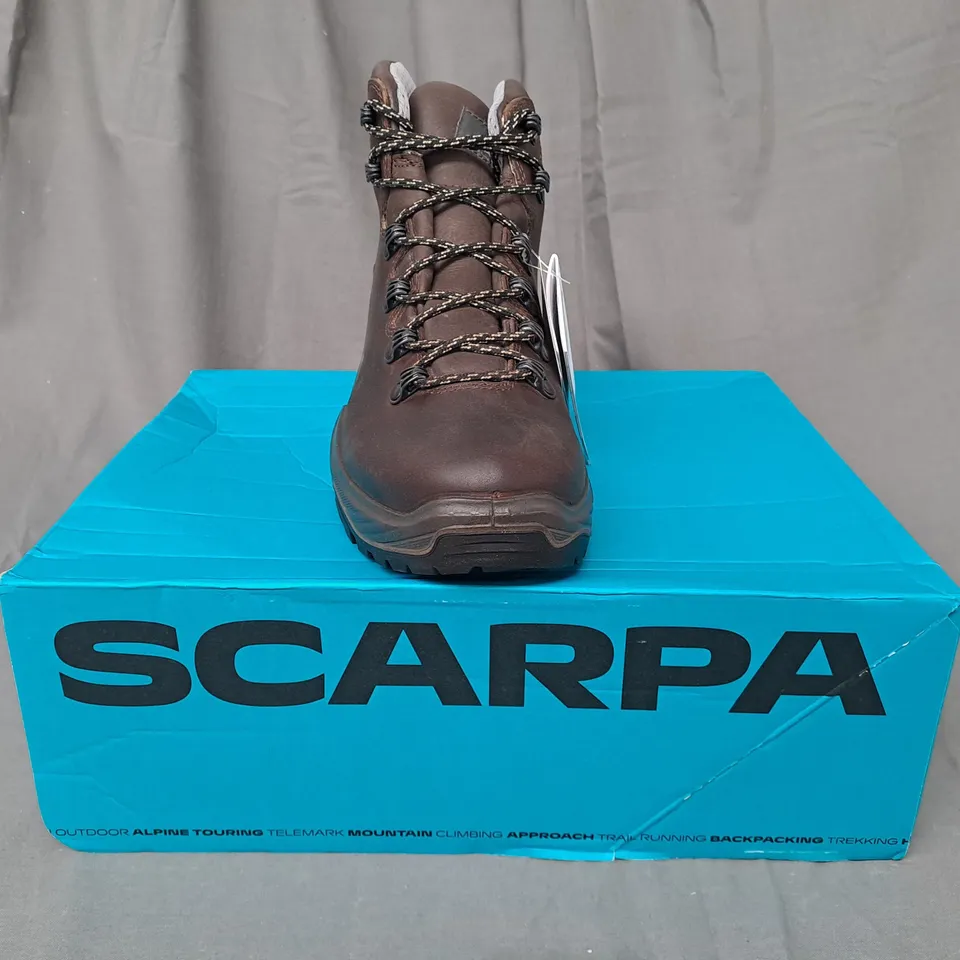 BOXED PAIR OF SCARPA TERRA GTX BOOTS IN BROWN UK SIZE 7