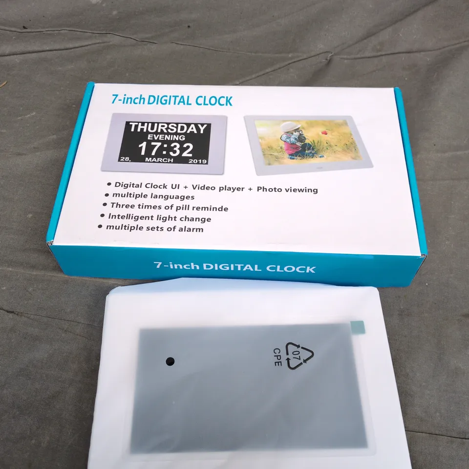 7-INCH DIGITAL CLOCK – BOXED