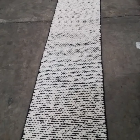 QUALITY DESIGNER AREA RUG - APPROXIMATELY 230X60CM