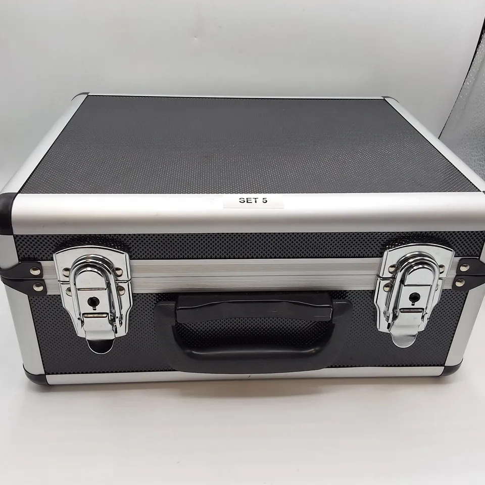 HEAVY DUTY CLIP LOCKABLE STORAGE CRATE WITH FOAM INSERTS