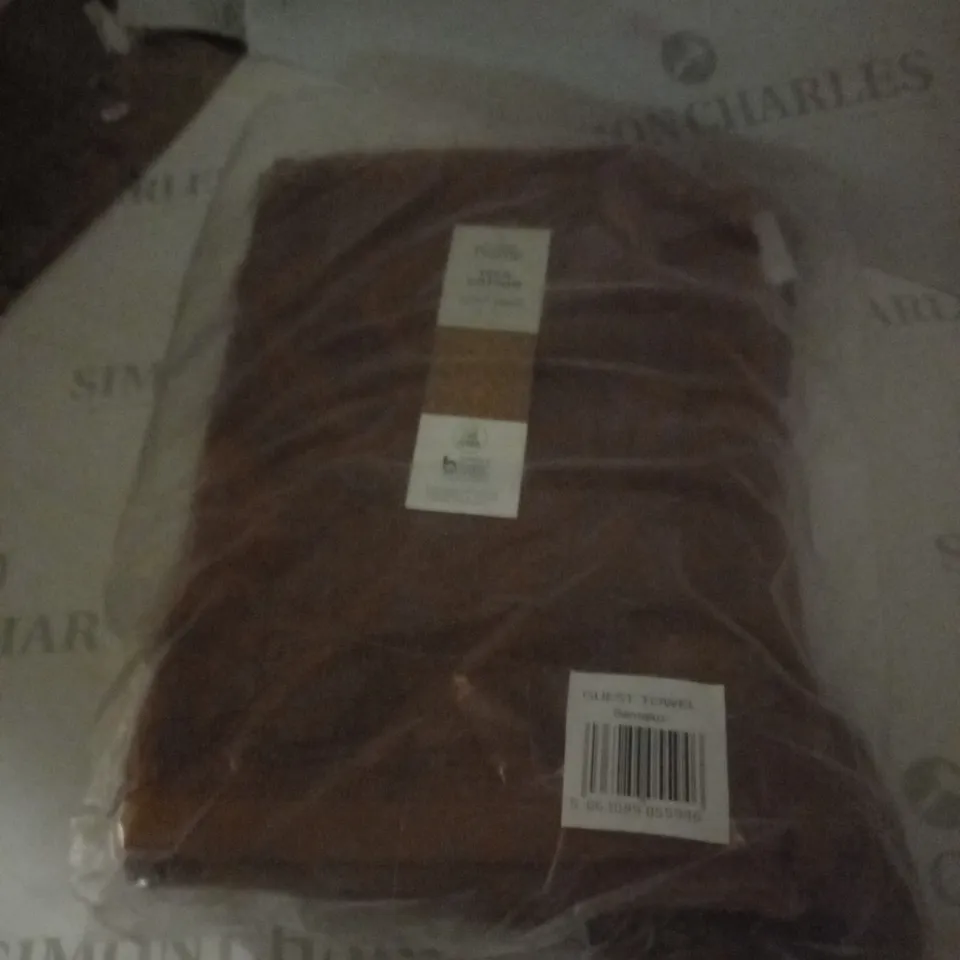 LOT OF 48 GUEST TOWELS 100% COTTON 40CM X 60CM