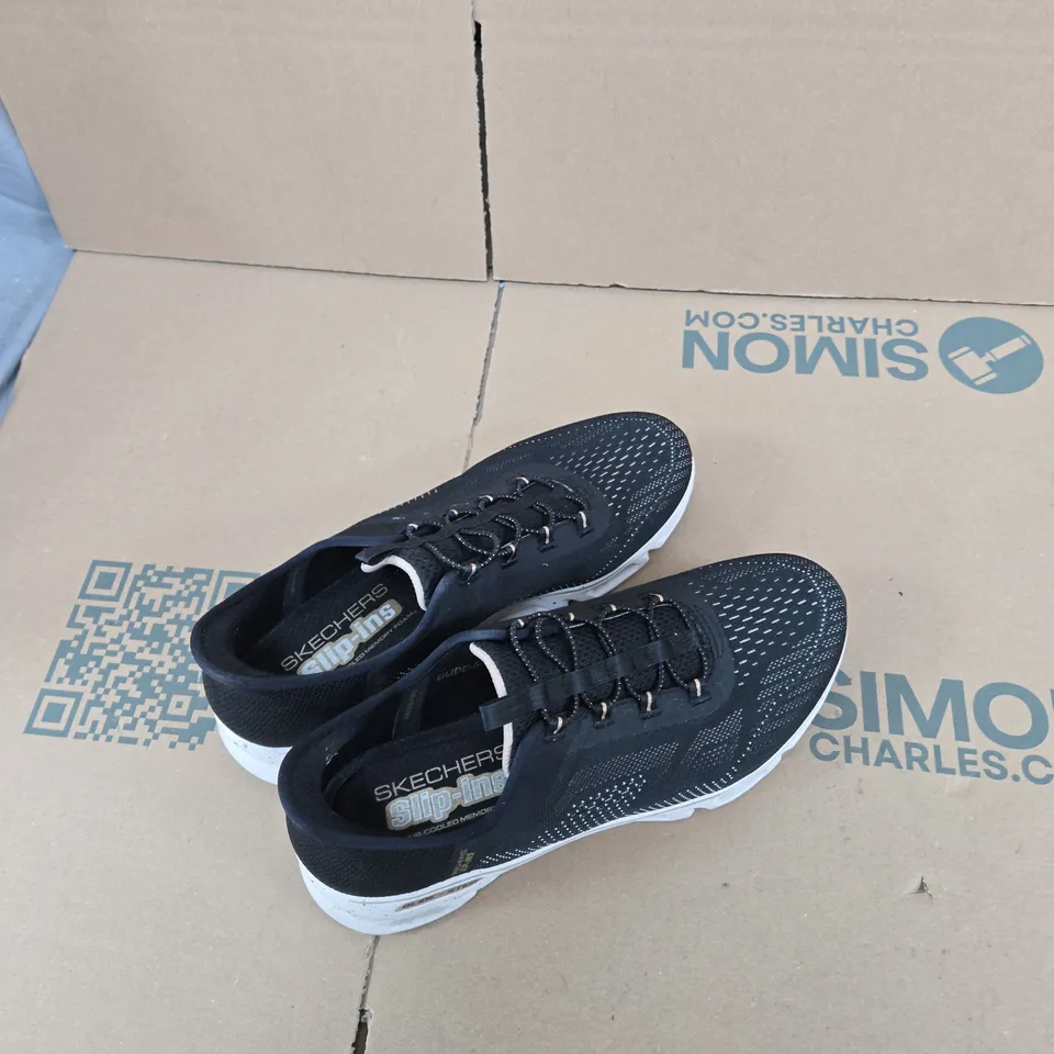 SKECHERS SLIP-INS KNIT TRAINERS – MEN'S, UK 7 (US 10), BLACK