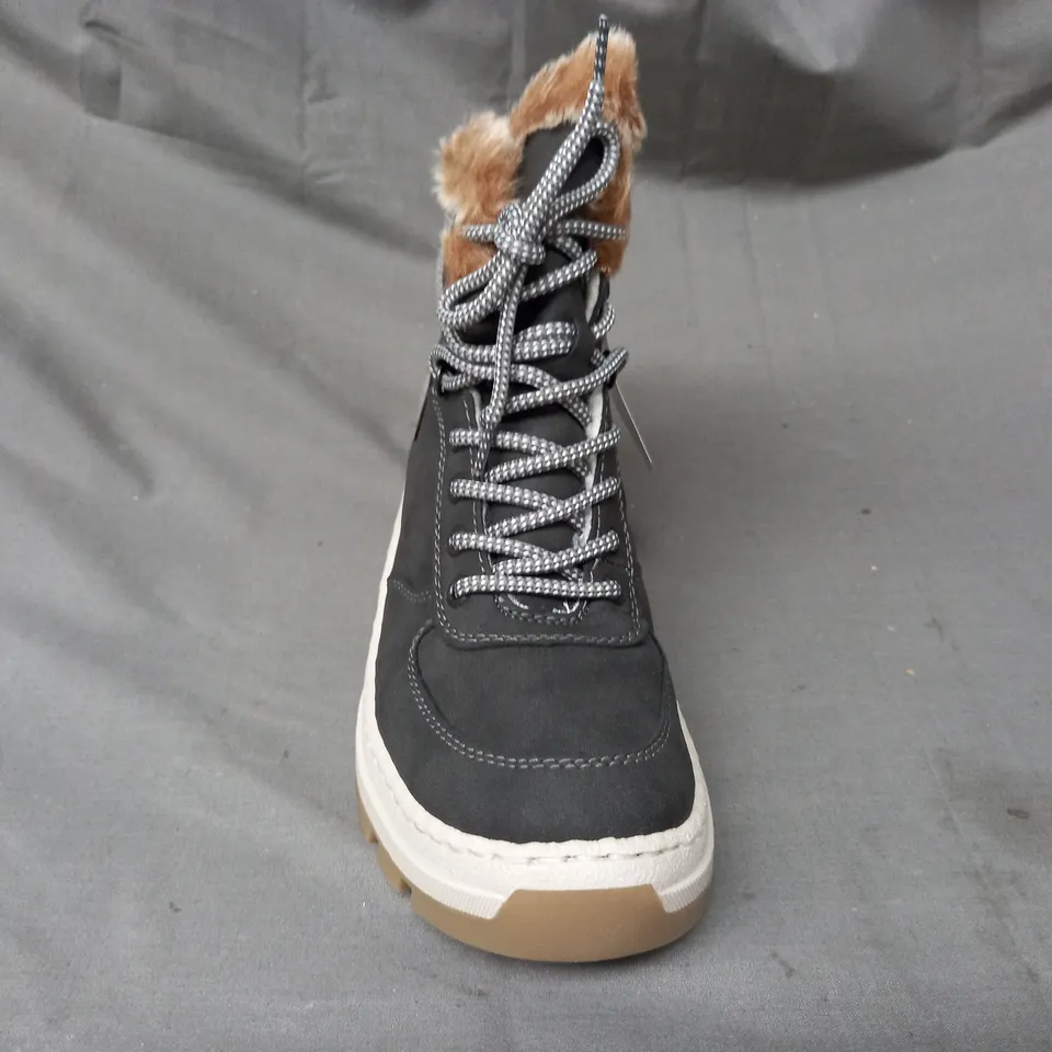 BOXED PAIR OF RIEKER CHUNKY HIKER BOOTS IN GREY SIZE 6.5
