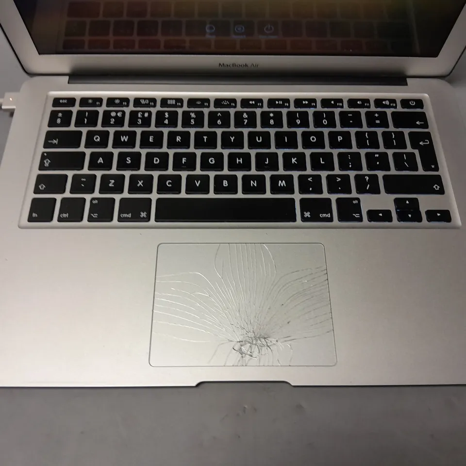 APPLE MACBOOK AIR - A1466 