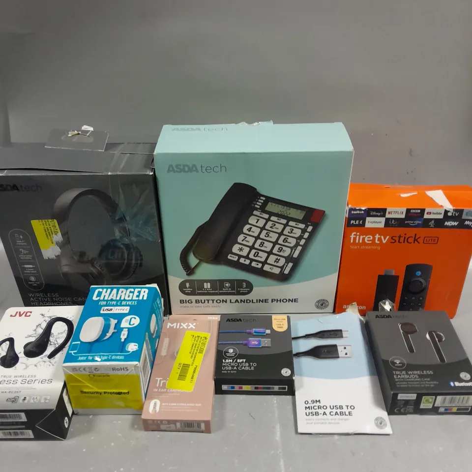 APPROXIMATELY 40 ASSORTED ELECTRICAL PRODUCTS TO INCLUDE BIG BUTTON TELEPHONE, FIRETV STICK, WIRELESS EARPHONES ETC 