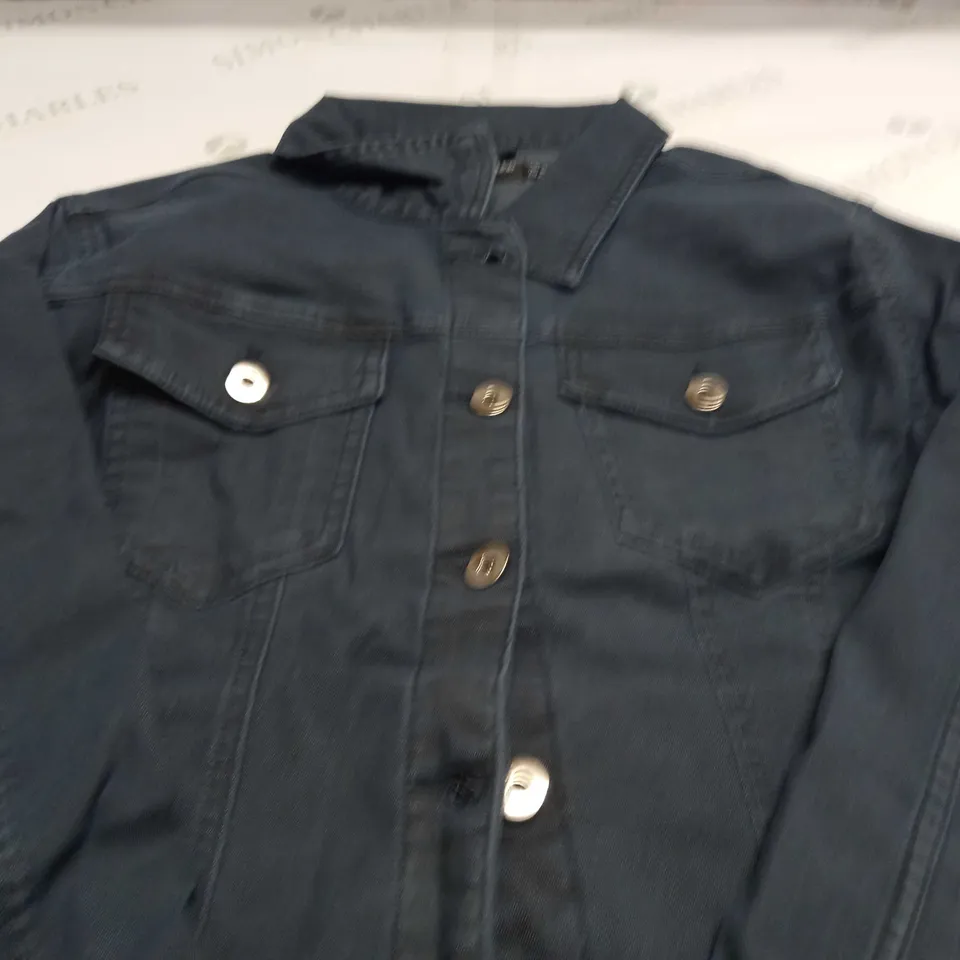 KURT MULLER WOMAN CROP FAUX DENIM JACKET IN NAVY - UK 18