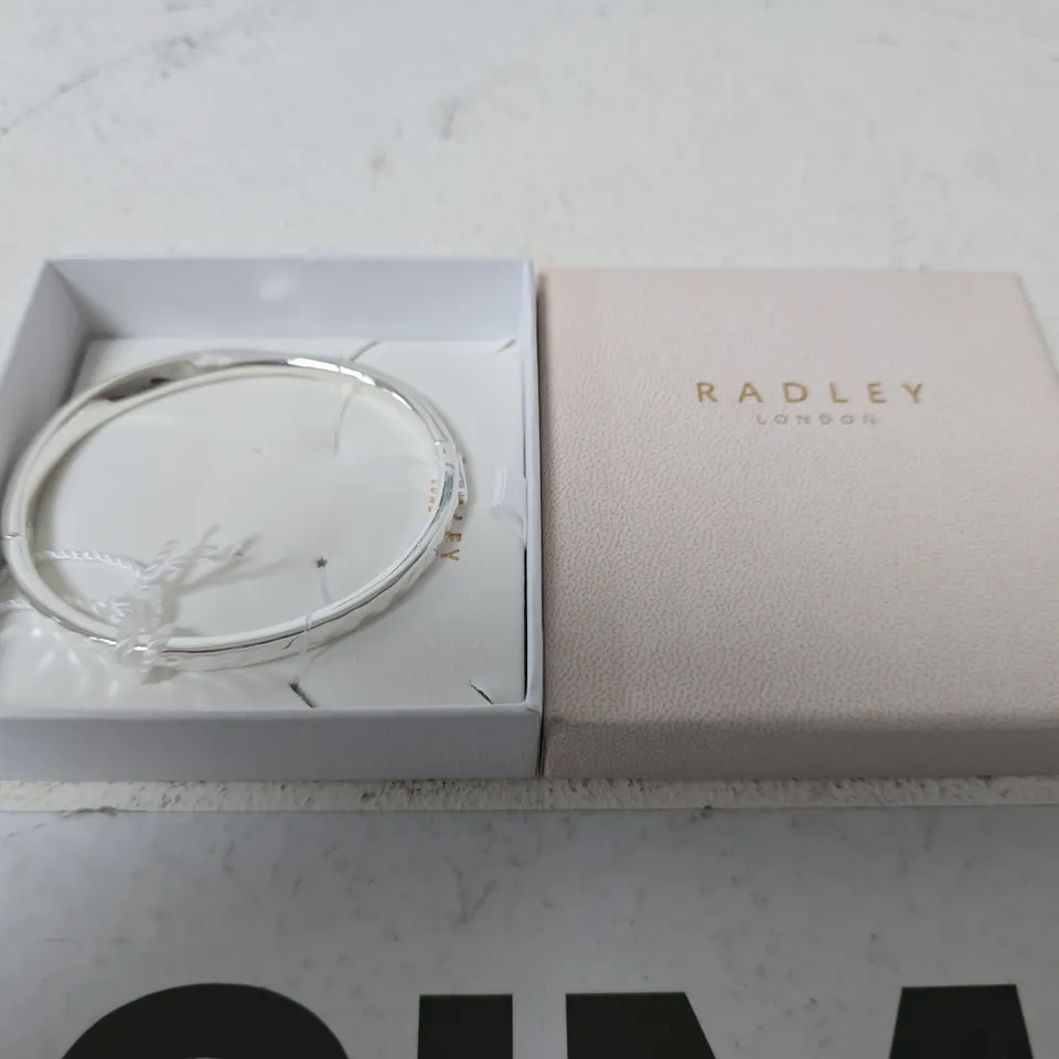 RADLEY LONDON BRACELET – SILVER-TONE, PRESENTATION BOX