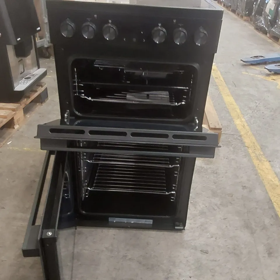 HISENSE HDCEC5C10B FREESTANDING CERAMIC ELECTRIC COOKER WITH DOUBLE OVEN 69/43 LITRES