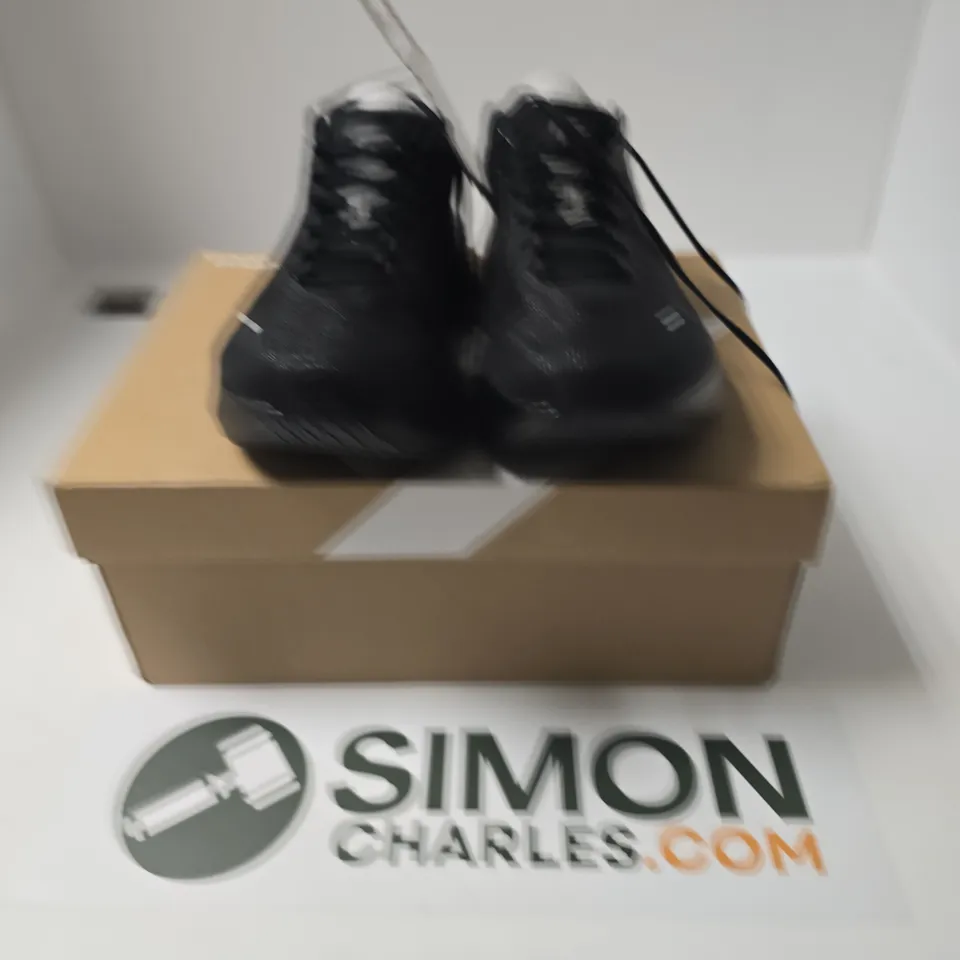BOXED PAIR OF DYNAFISH LACE TRAINERS IN BLACK - UK 10