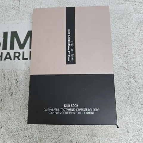 SILK SOCK FOOT MOISTURISING SOCK β LUXURY FOOT CARE