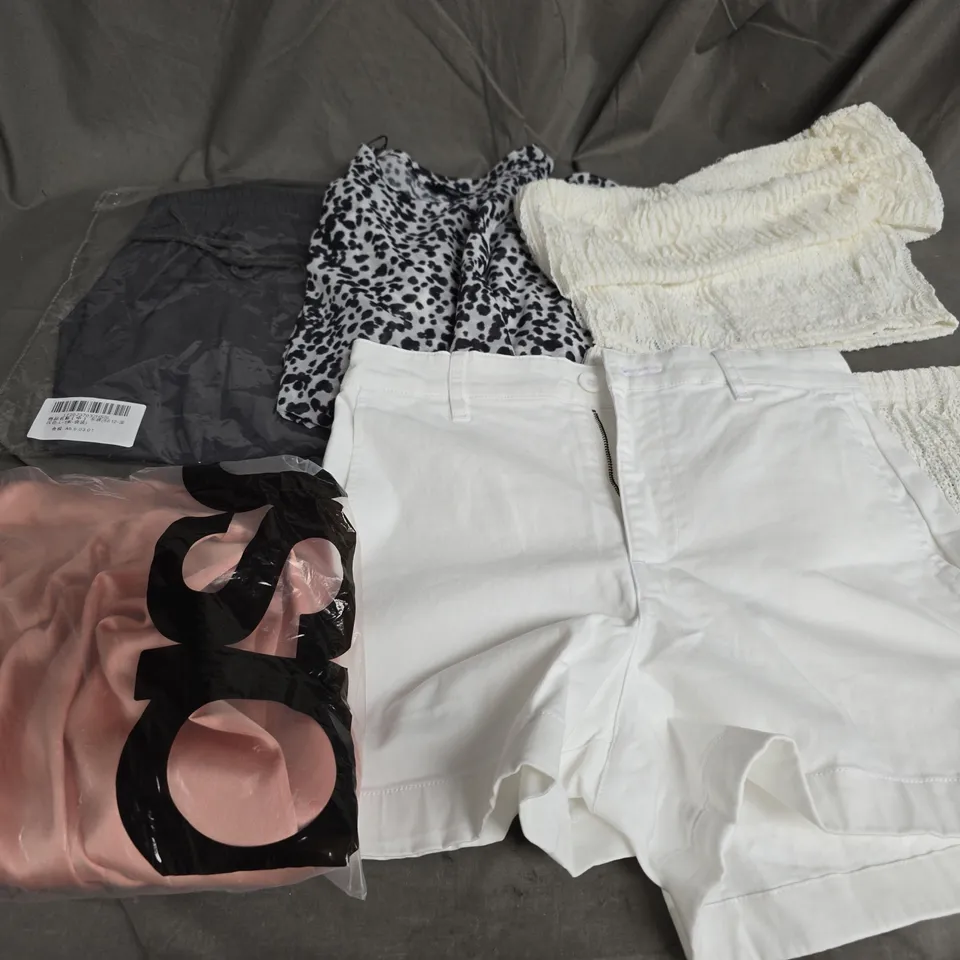 BOX OF APPROXIMATELY 20 ASSORTED CLOTHING ITEMS TO INCLUDE - DRESS, SHORTS, 2PC SET, ETC