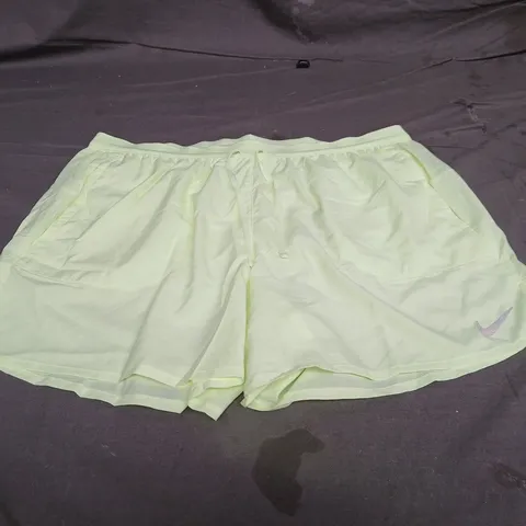 NIKE STRIDE SHORTS - SIZE XL