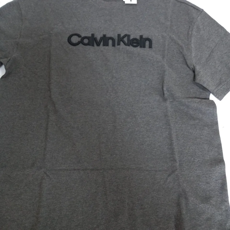 CALVIN KLEIN COMFORT FIT RAISED EMBROIDED T-SHIRT IN GREY - LARGE