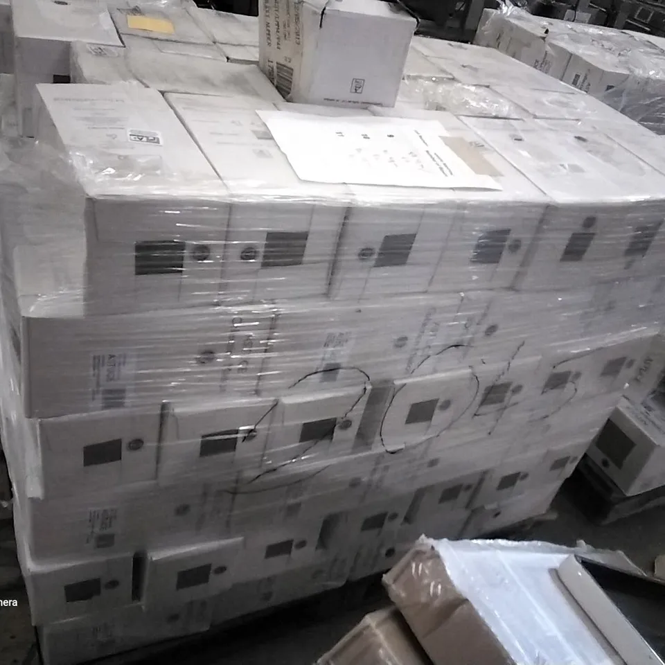 PALLET OF APPROXIMATELY 90 PACKS OF 44 BRAND NEW ASTUCE MAT BRUN ARGILEUX 15×15CM TILES- EACH PACK COVERS APPROXIMATELY 1M² (TOTAL APPROX. 90 SQ.METRES)