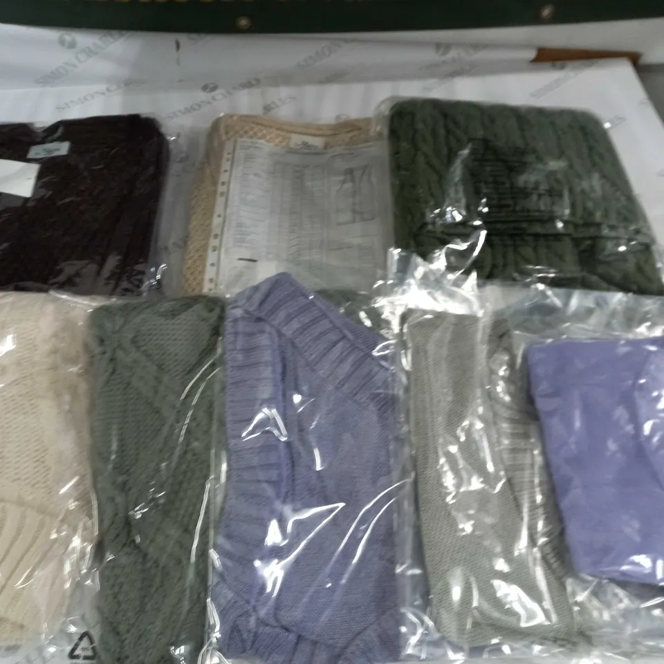LOT OF 8 ASSORTED BAGGED CLOTHING ITEMS - VARIOUS SIZES