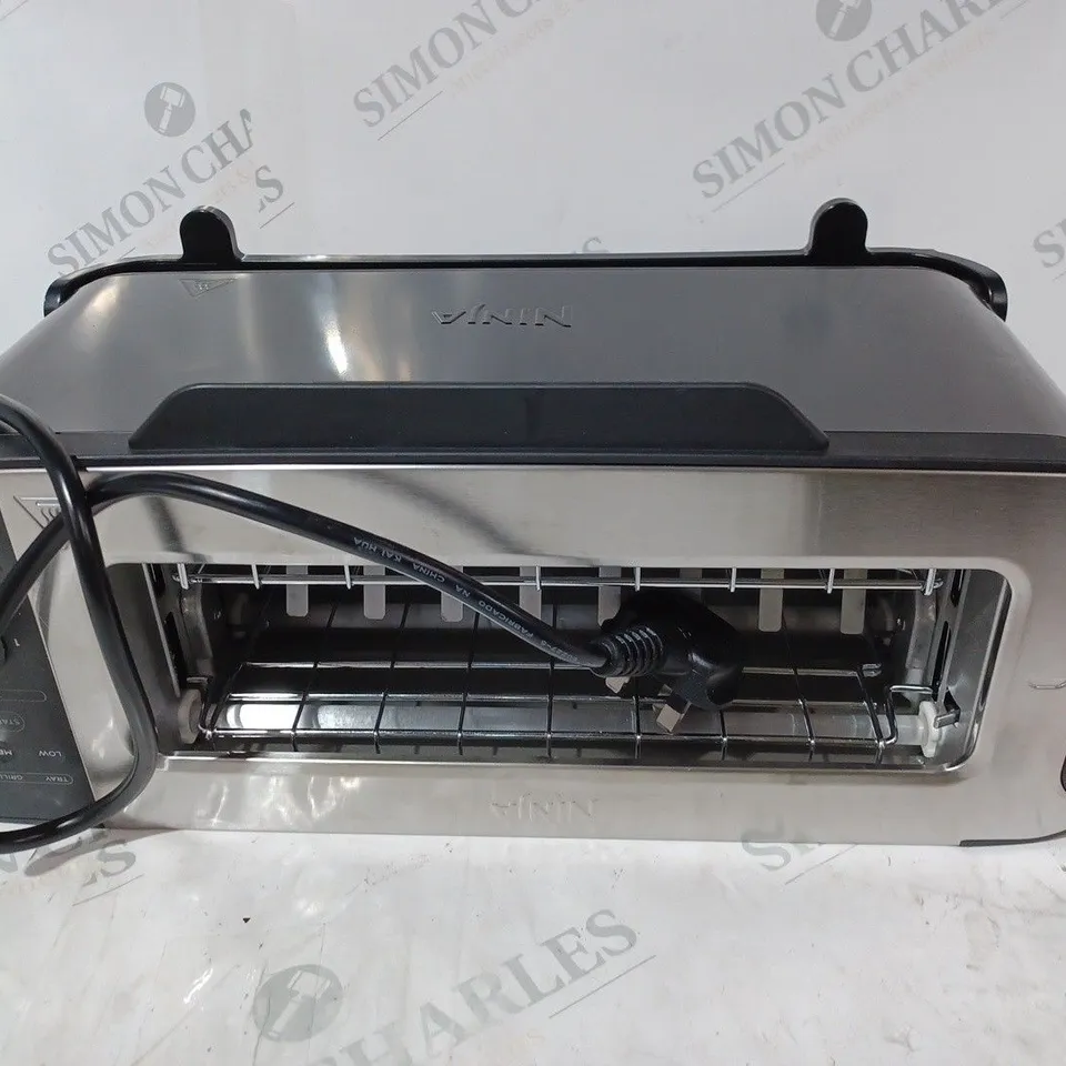 BOXED NINJA 2 IN 1 TOASTER & GRILL ST100UK