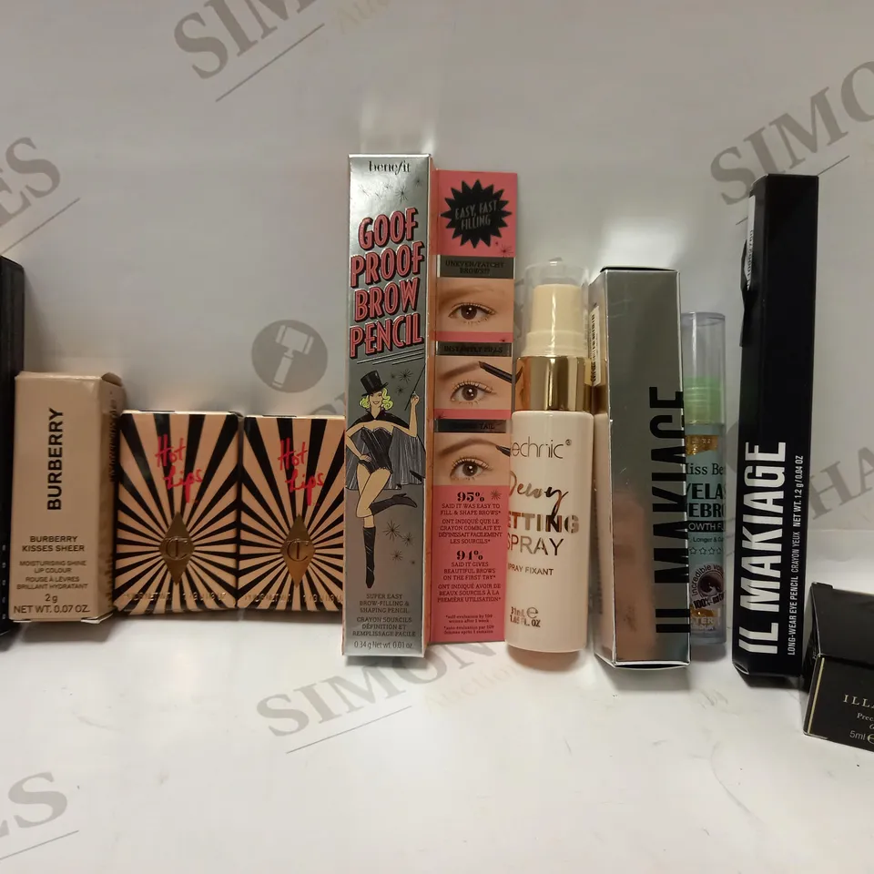 LOT OF APPROX 10 ASSORTED MAKEUP PRODUCTS TO INCLUDE BURBERRY KISSES SHEER LIP COLOUR, BENEFIT BROW PENCIL, TECHNIC SETTING SPRAY , ETC 
