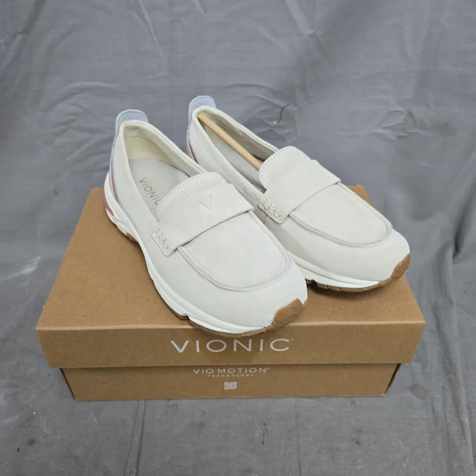 BOXED PAIR OF VIONIC 23 WALK LOAFERS IN CREAM/CAMEO ROSE - SIZE 4