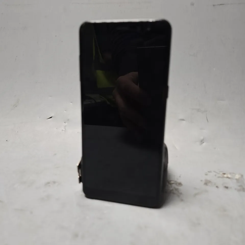 SAMSUNG GALAXY A8 