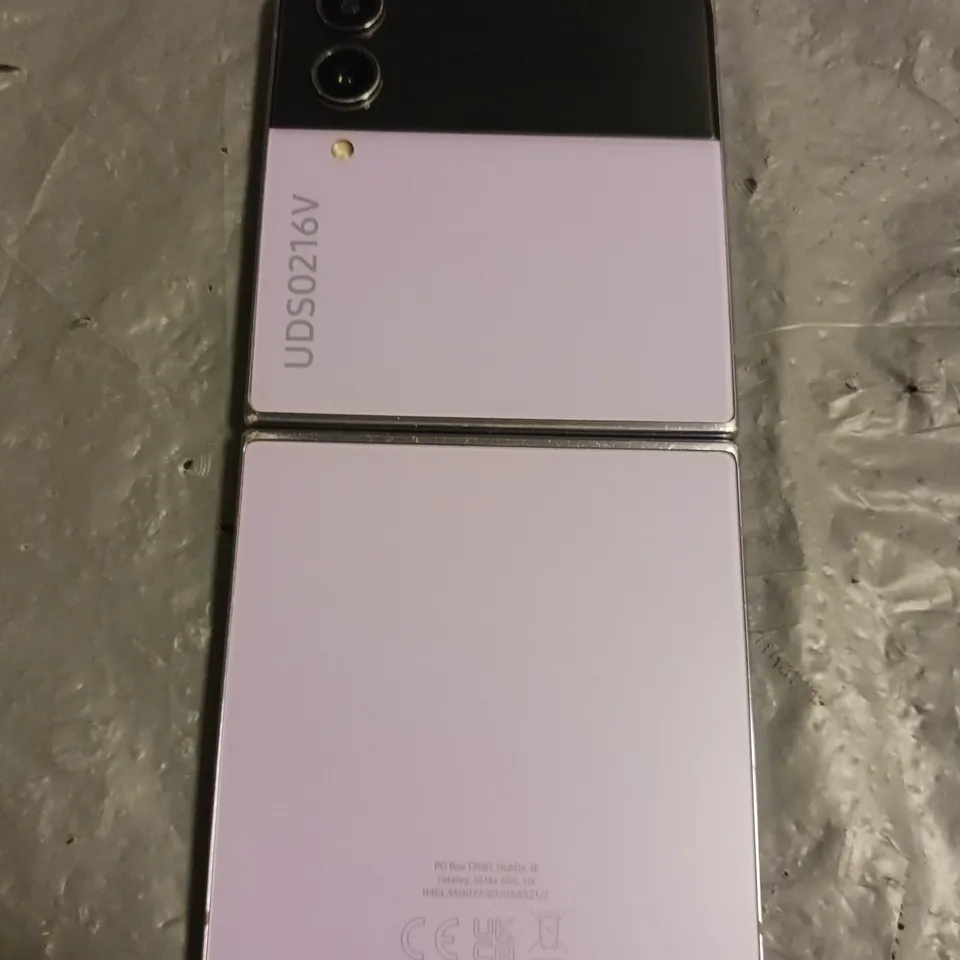 SAMSUNG GALAXY Z FLIP 4