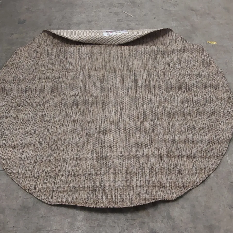 BRAND NEW BAGGED PACO HOME VENEDIG RUG - 160cm D