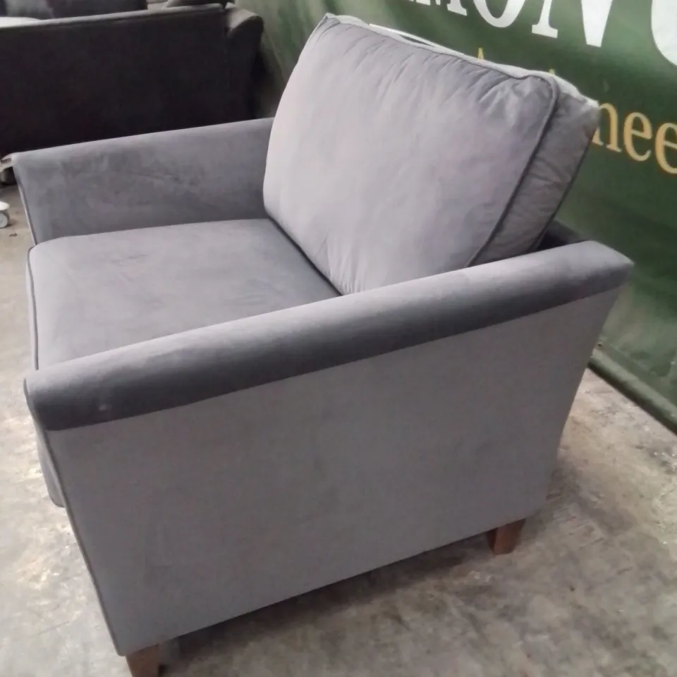 QUALITY DESIGNER EX SHOWROOM HARPER WIDE SNUGGLER CHAIR - GRANITE 