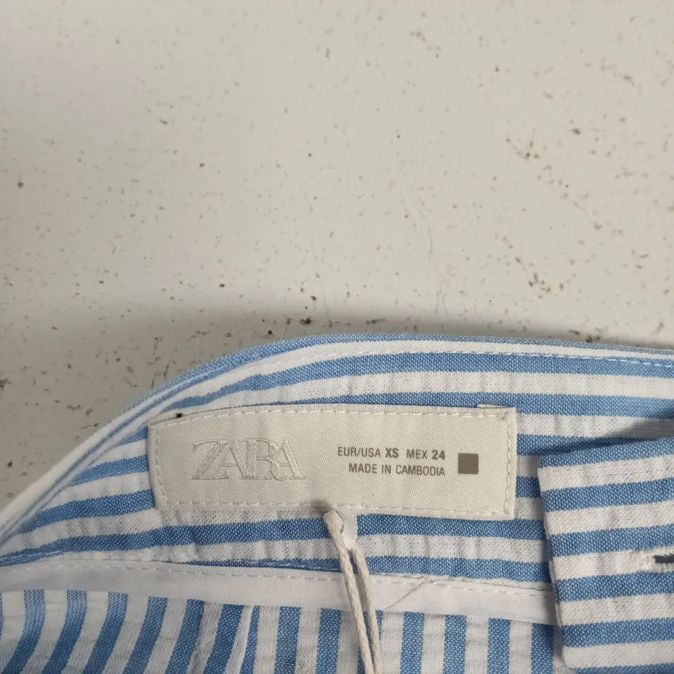 ZARA Striped Shorts – UK 6 (EUR/USA XS, MEX 24)