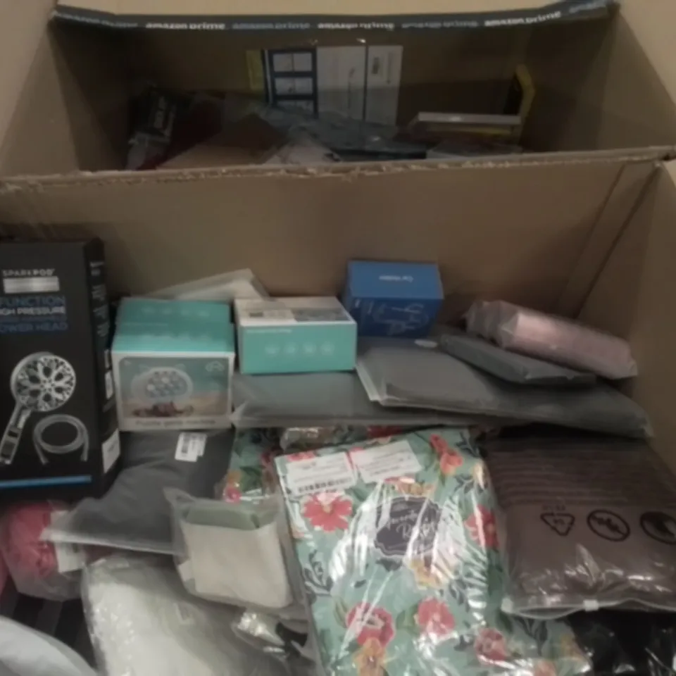 PALLET OF ASSORTED HOUSEHOLD ITEMS TO INCLUDE RECIPE FAVOURITE BOOKS,  SHOWER HEADS AND PUZZLE GAME MACHINE 