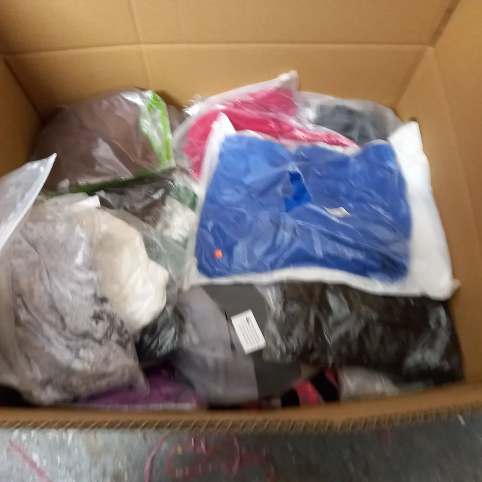 LARGE QUANTITY OF ASSORTED BAGGED CLOTHING ITEMS