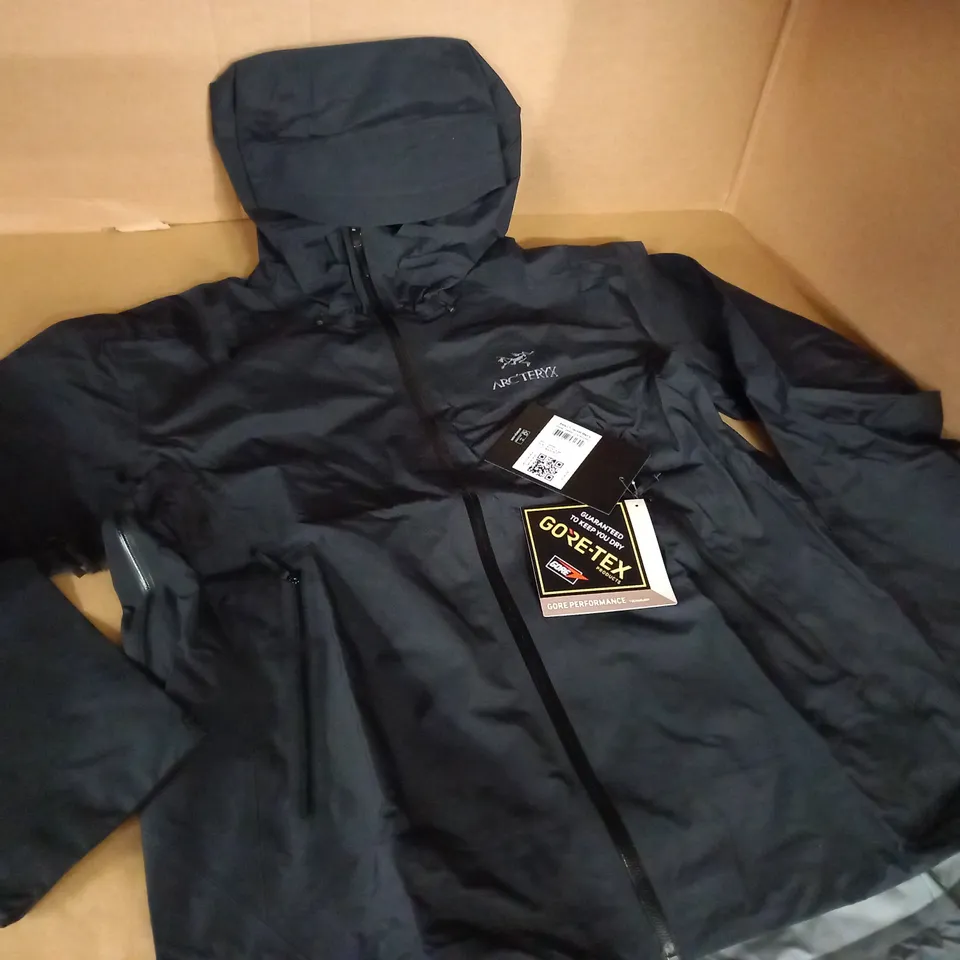 ARCTERYX BETA LIGHTWEIGHT JACKET - XL