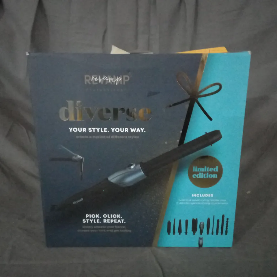 BOXED REVAMP DIVERSE LIMITED EDITION TWIST & SWIVEL STYLING HANDLE