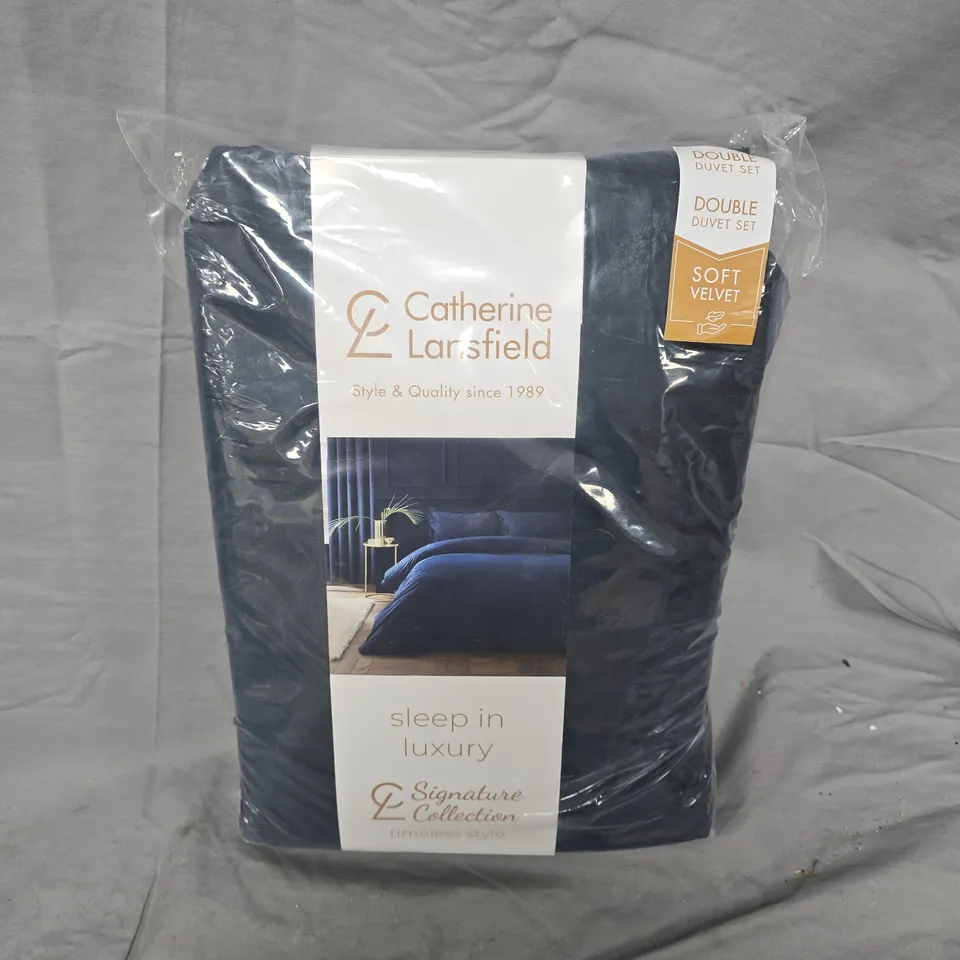 CATHERINE LANSFIELD DOUBLE DUVET SET – SOFT VELVET, NAVY