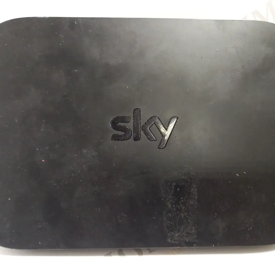SKY Q SET TOP BOX - BLACK EM150
