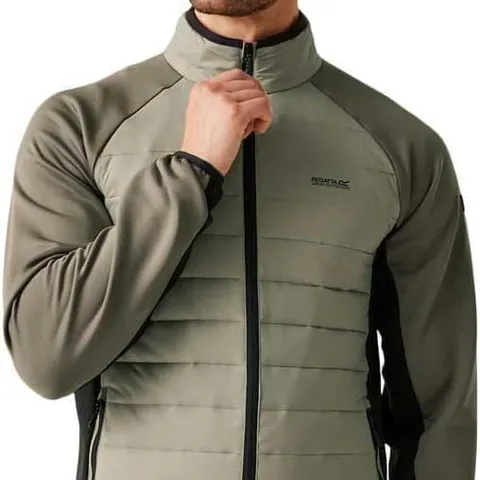 BRAND NEW REGATTA CLUMBER HYBRID IV MENS JACKET IN GOLDEN SAND/TREETOP - XXL