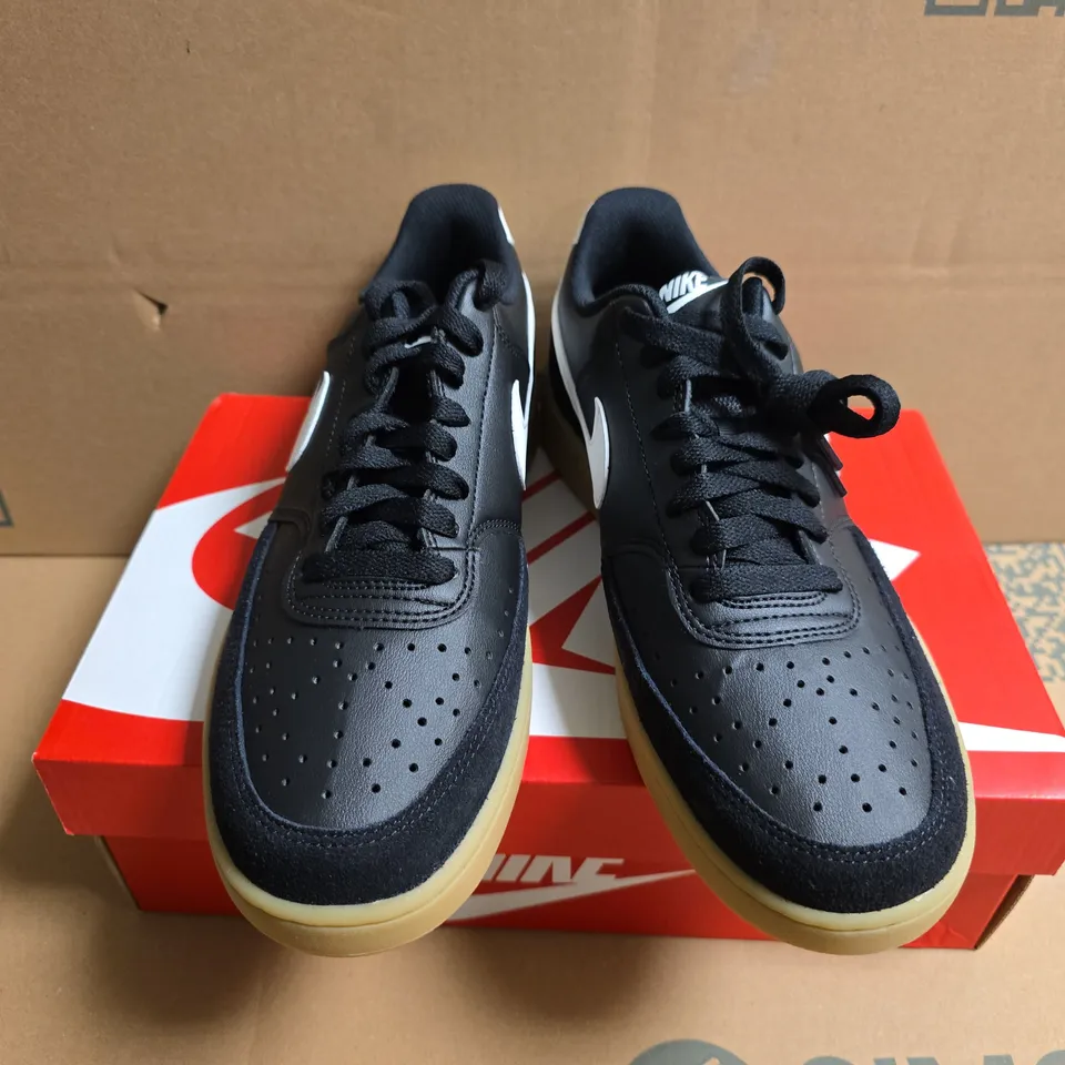 BOXED PAIR OF NIKE COURT VISION LO TRAINERS IN BLACK- UK 7.5