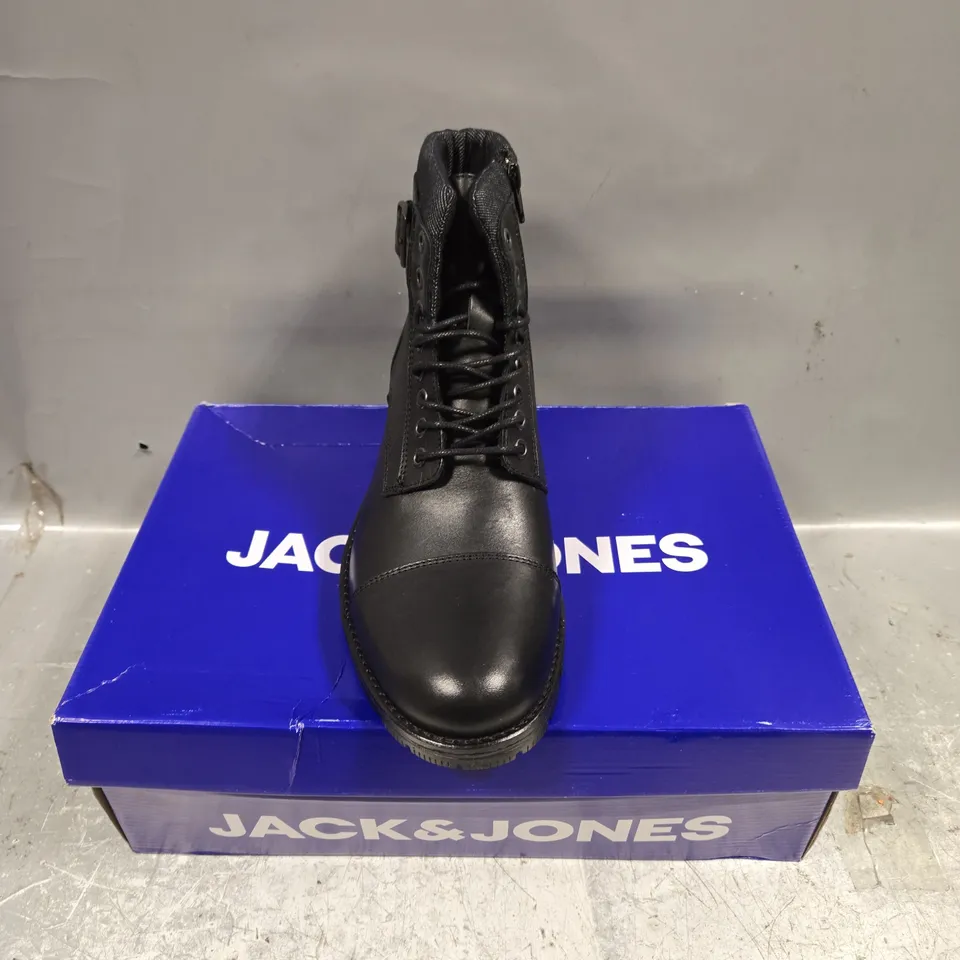 BOXED PAIR OF JACK & JONES ANTHRACITE BOOTS - 7