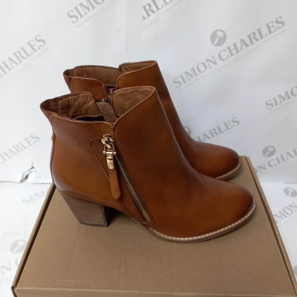 BOXED DUNE PAICE LEATHER ZIP UP ANKLE BOOT - TAN - SIZE 7.
