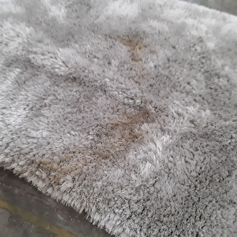QUALITY DESIGNER SILVER AREA RUG - APPROXIMATELY 225 x 160cm