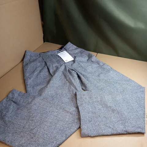 BAUKJEN SIZE 12 CHECK GREY PANTS