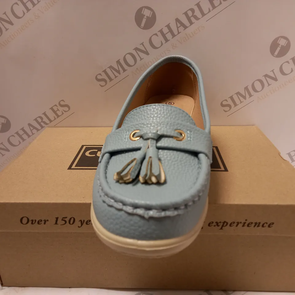 BOXED CUSHION WALK TASSLE LOAFERS, BLUE - SIZE 5