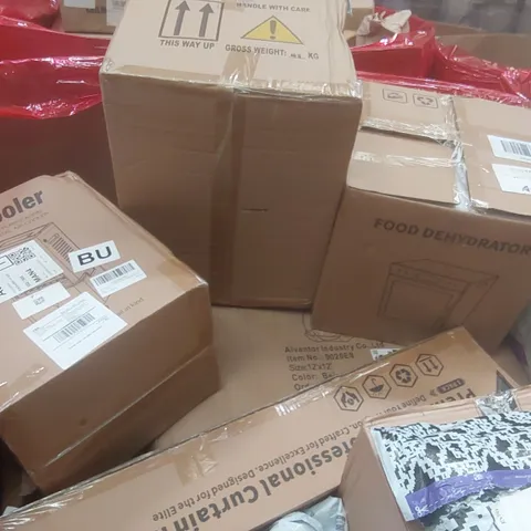 PALLET CONTAINING A LARGE QUANTITY OF ASSORTED ITEMS INCLUDING: FOOD DEHYDRATOR, AIR COOLER, CURTAIN ROD ECT