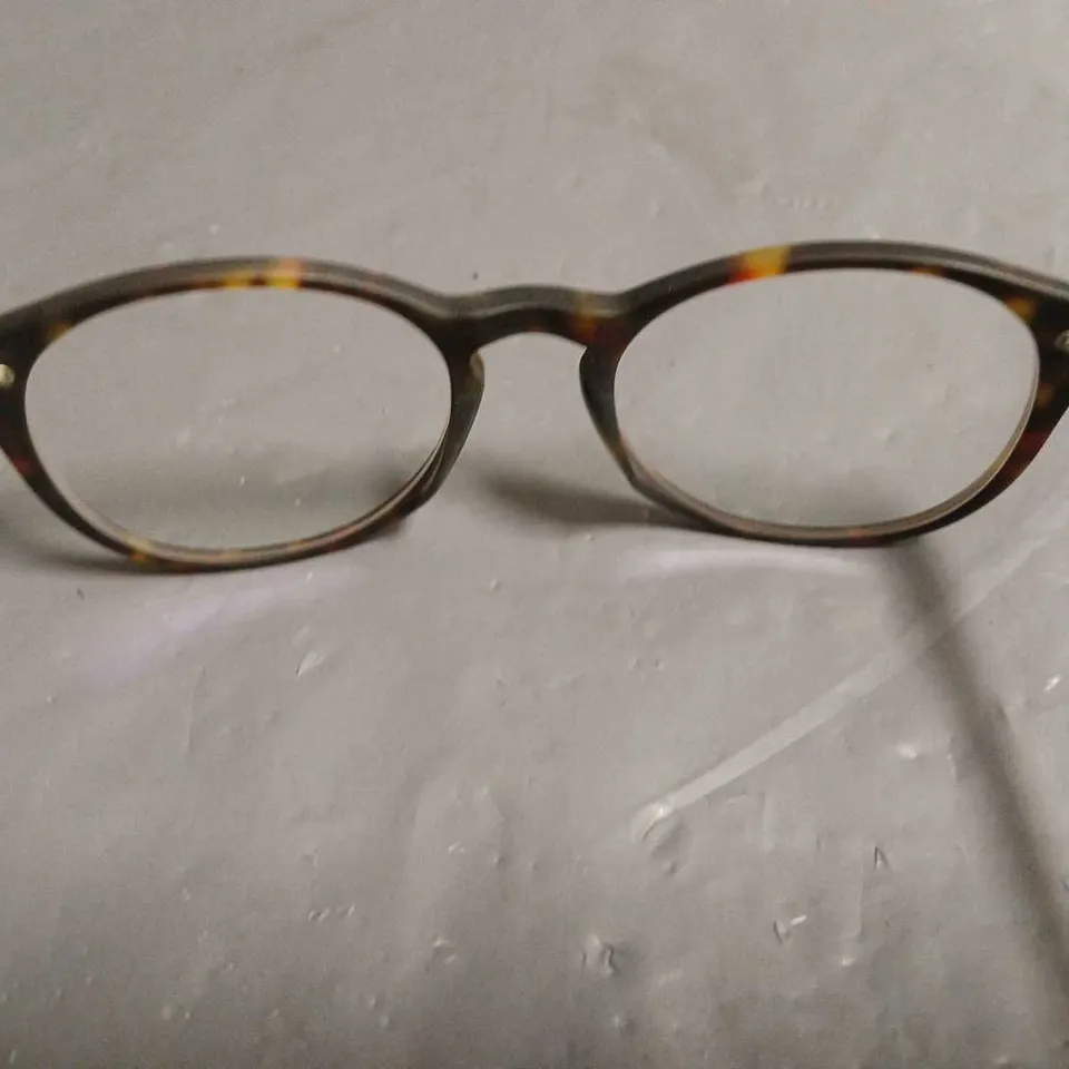 PAIR OF LONDON RETRO LOGAN MATTE TORTOISE GLASSES IN CARRY CASE