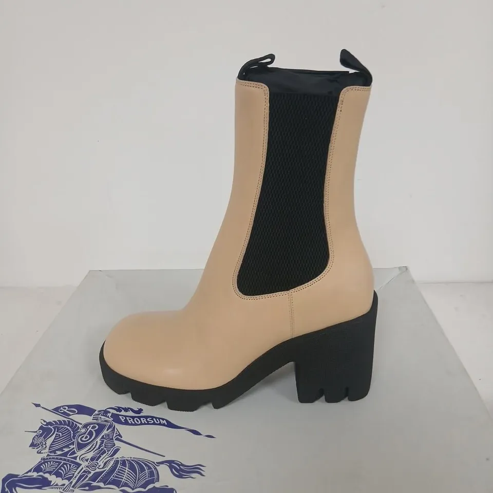 BURBERRY LEATHER CHELSEA BOOTS – COLOUR CUSTARD, UK 4.5 (EU 37.5)